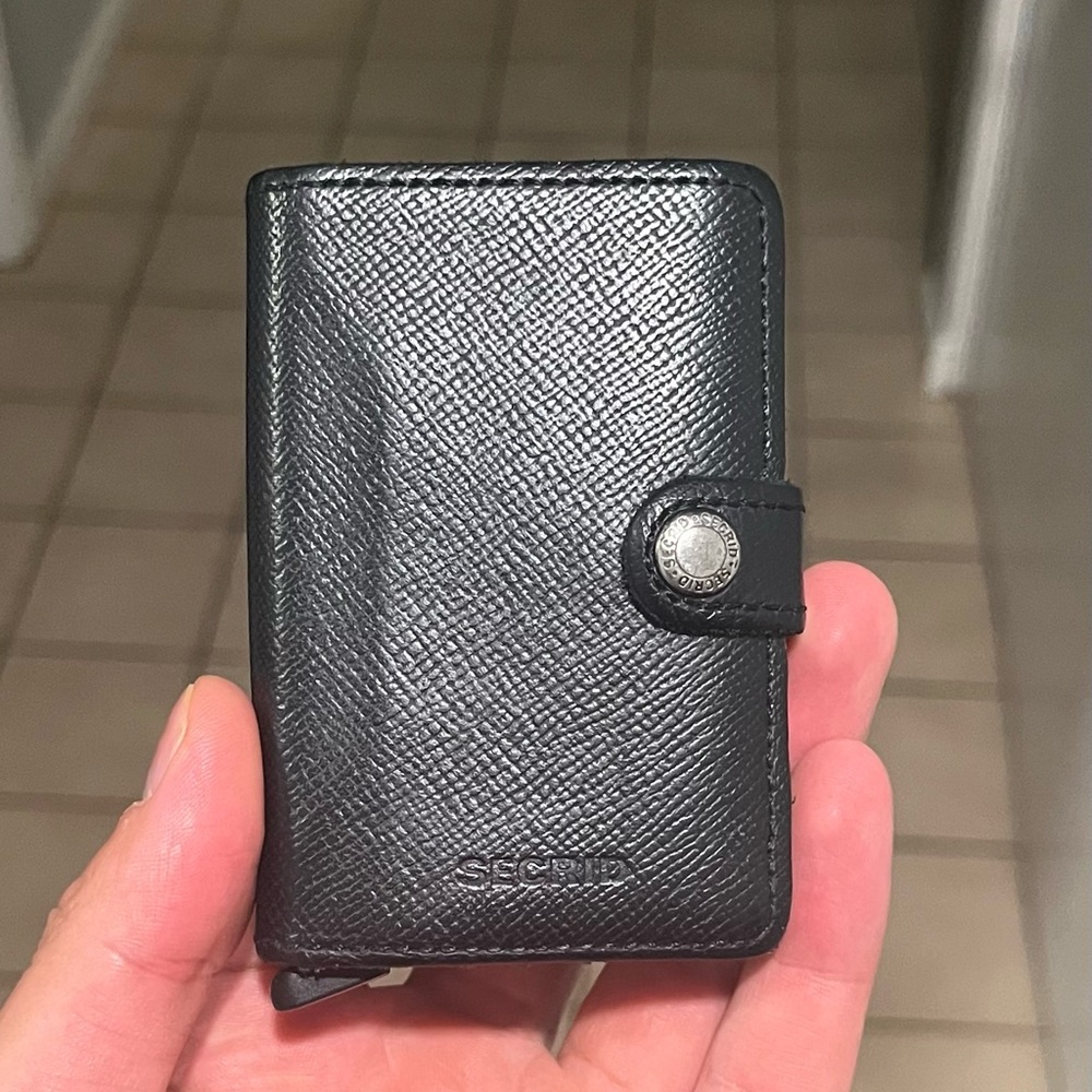 Secrid Black Leather Card Holder